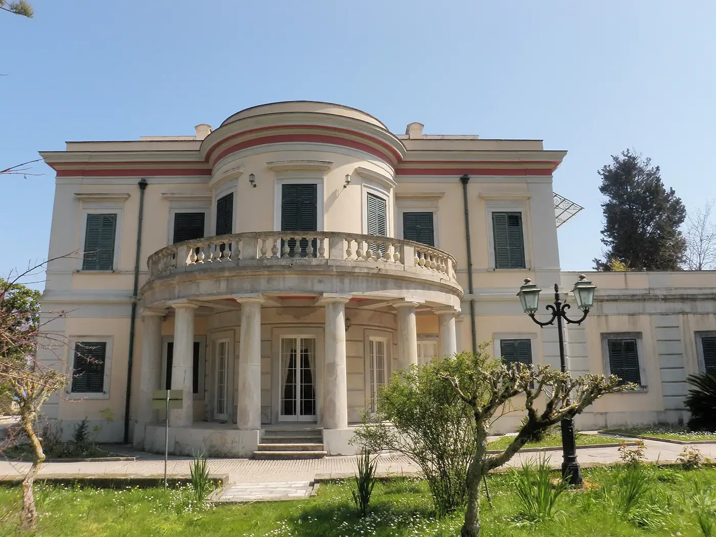 The neoclassical facade of the Mon Repos palace